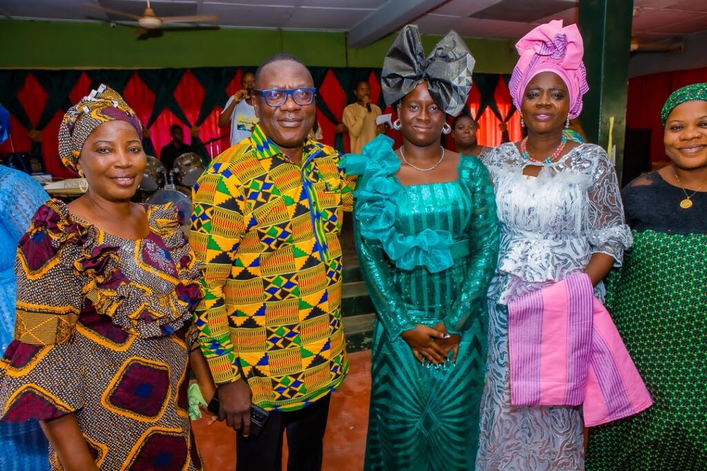 Proprietors with guests